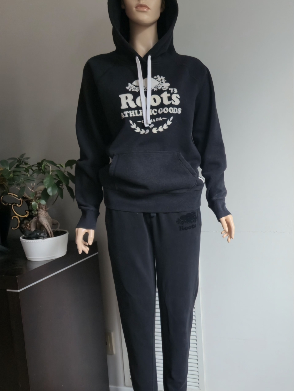 Roots Woman's Athletic Black Cotton Blend Set Of Two Size M